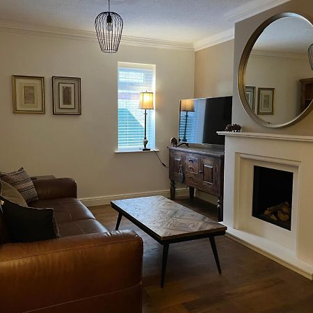 Stunning Beverley Bungalow W Fireplace, Private Parking, And Garden Екстериор снимка