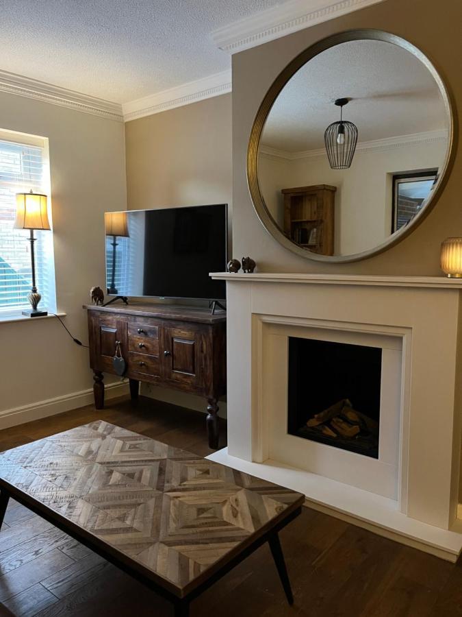 Stunning Beverley Bungalow W Fireplace, Private Parking, And Garden Екстериор снимка