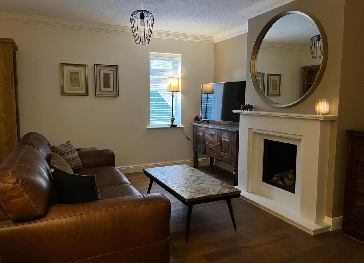 Stunning Beverley Bungalow W Fireplace, Private Parking, And Garden Екстериор снимка